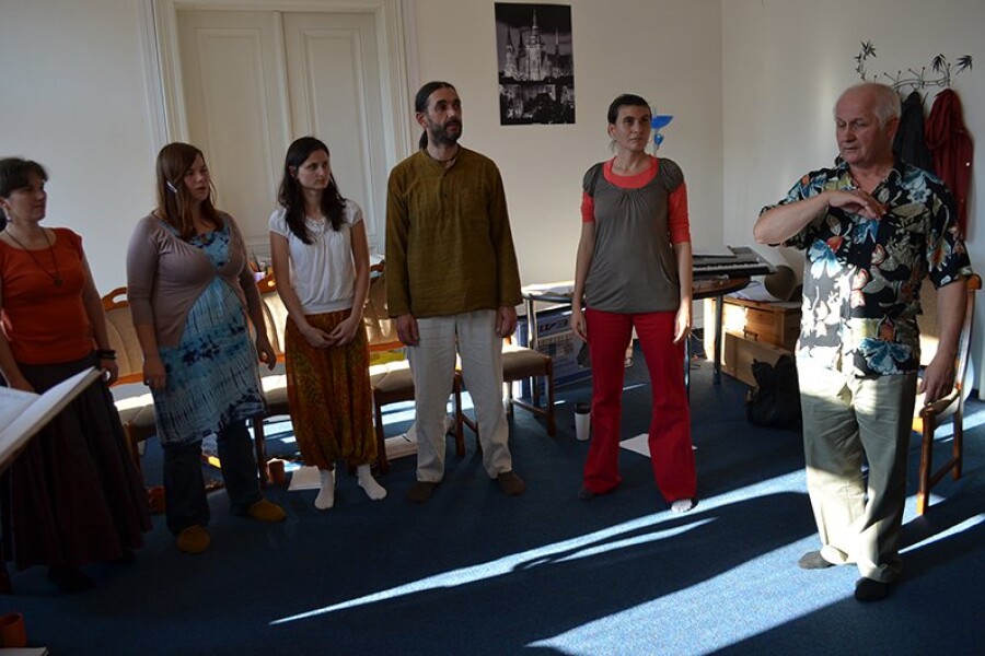 ALIKVOTNÍ ZPĚV a minimum sboristy - hlasová technika, zpěv z not (online)