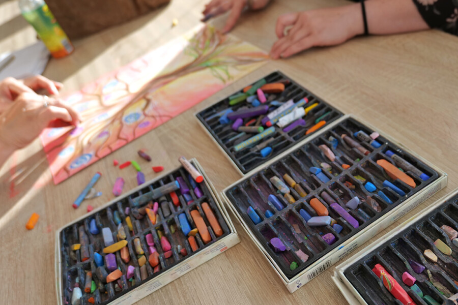 Arteterapeutický workshop: Tvořit, objevovat a sdílet: Úvod do arteterapie ( 15. – 16. 05. 2027)
